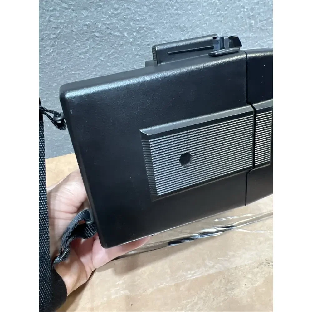 Polaroid Sun 600 LMS Instant Film Camera w/ Strap & Flash - Tested
